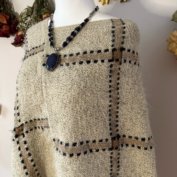 Boho Cream and Brown Plaid Fringe Poncho - Picture 2 of 3